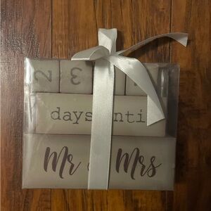 Elegant Countdown Blocks for Weddings
